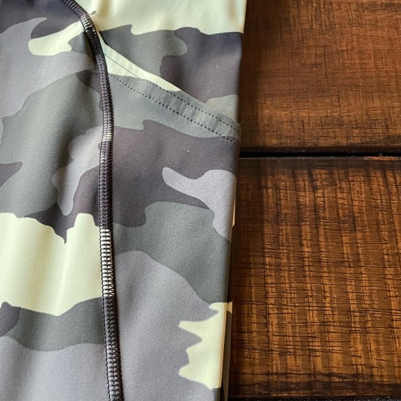 Lululemon Fast Free HR Tight 25” Camo Size 4 Crispin Green Pockets - Picture 4 of 6